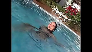 bikini milf posing xvideo